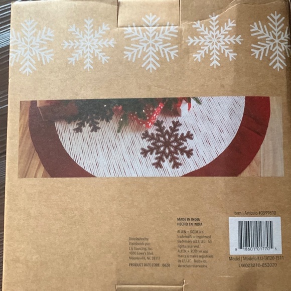 Allen & Roth 56” Tree Skirt NiB - Picture 2 of 2